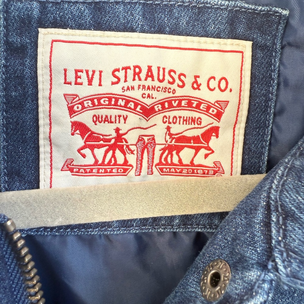 Levi's Women's Belted Denim Jacket - Picture 4 of 7
